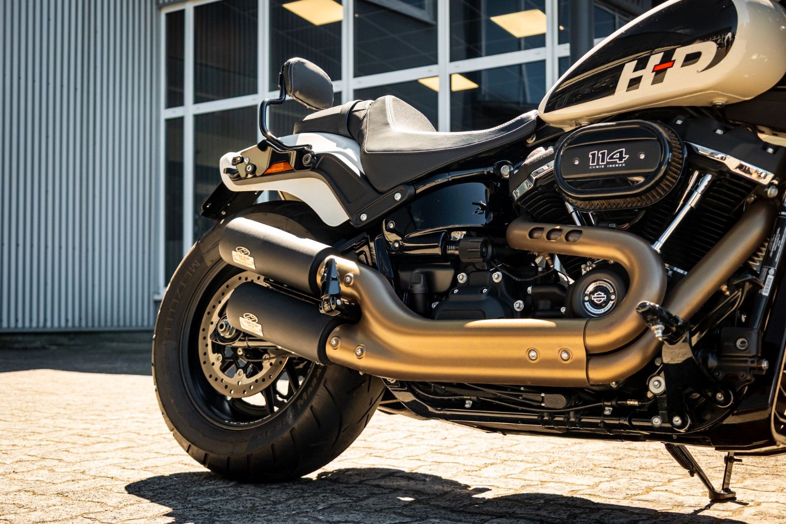 Fahrzeugabbildung Harley-Davidson FXFBS FAT BOB 114 CUI SOFTAIL - JEKILL&HYDE -