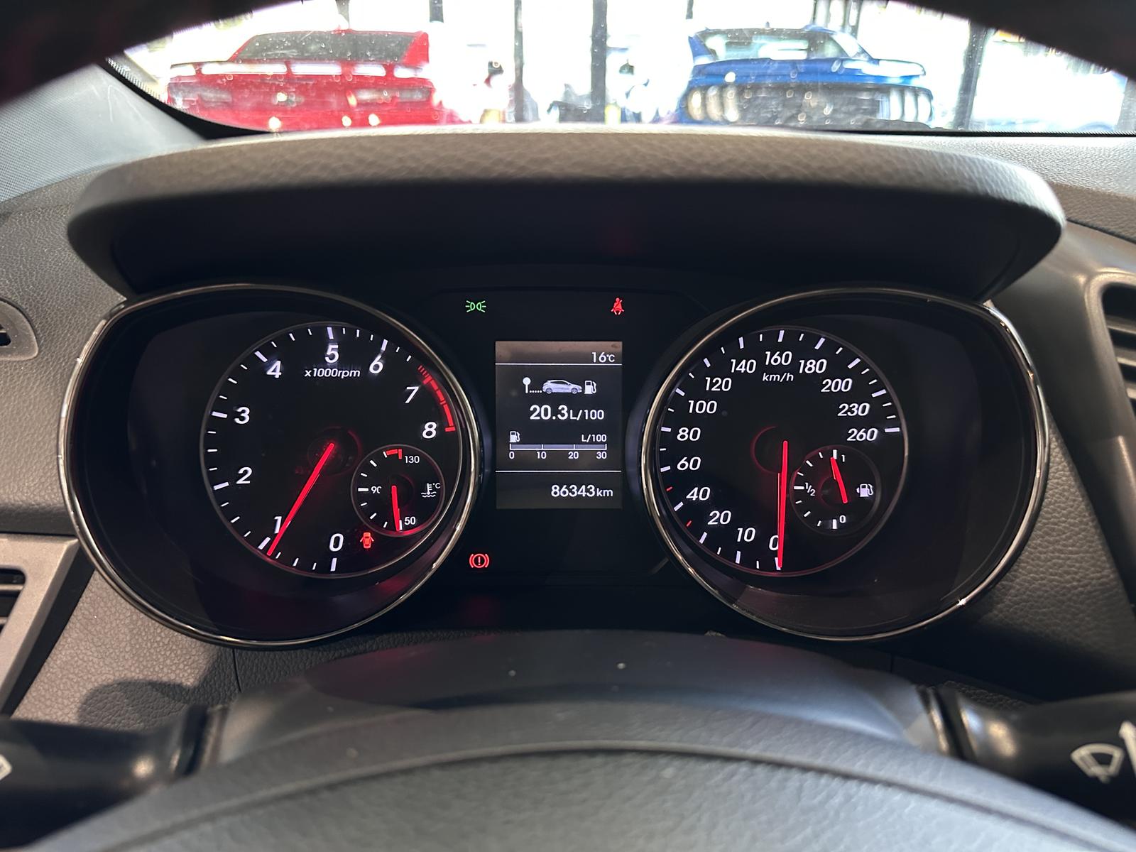 Hyundai i30 Turbo *1. HAND, NAVI, RFK, SCHECKHEFT*