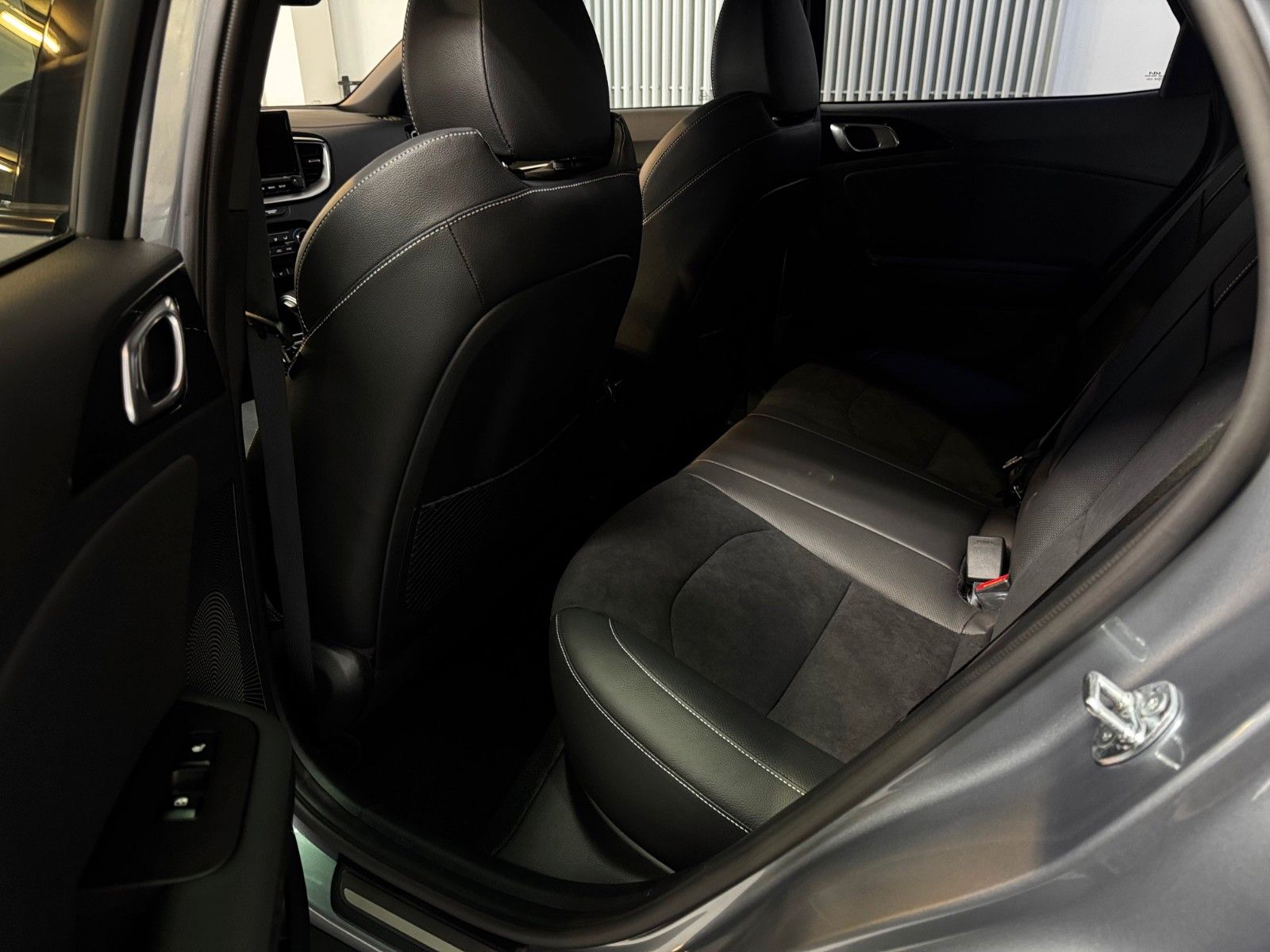 Fahrzeugabbildung Kia XCEED 1.6T 180PS GTL LEDER NAVI KAMERA KLIMAAUT.