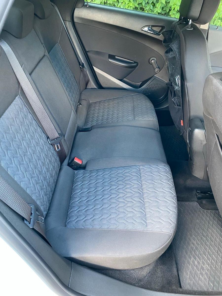Opel Astra 2014 — photo 15