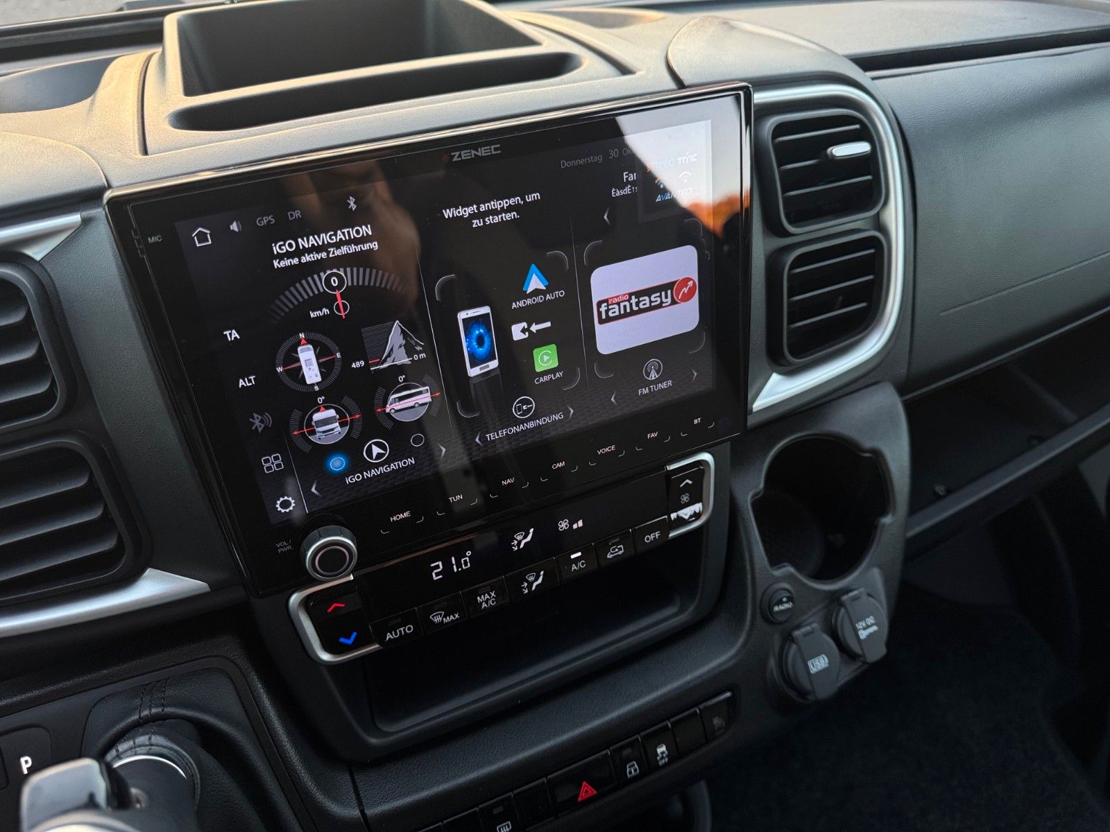 Fahrzeugabbildung Carado CVE600 PRO | Autom. | Komf-Basic-Style Pak. Navi