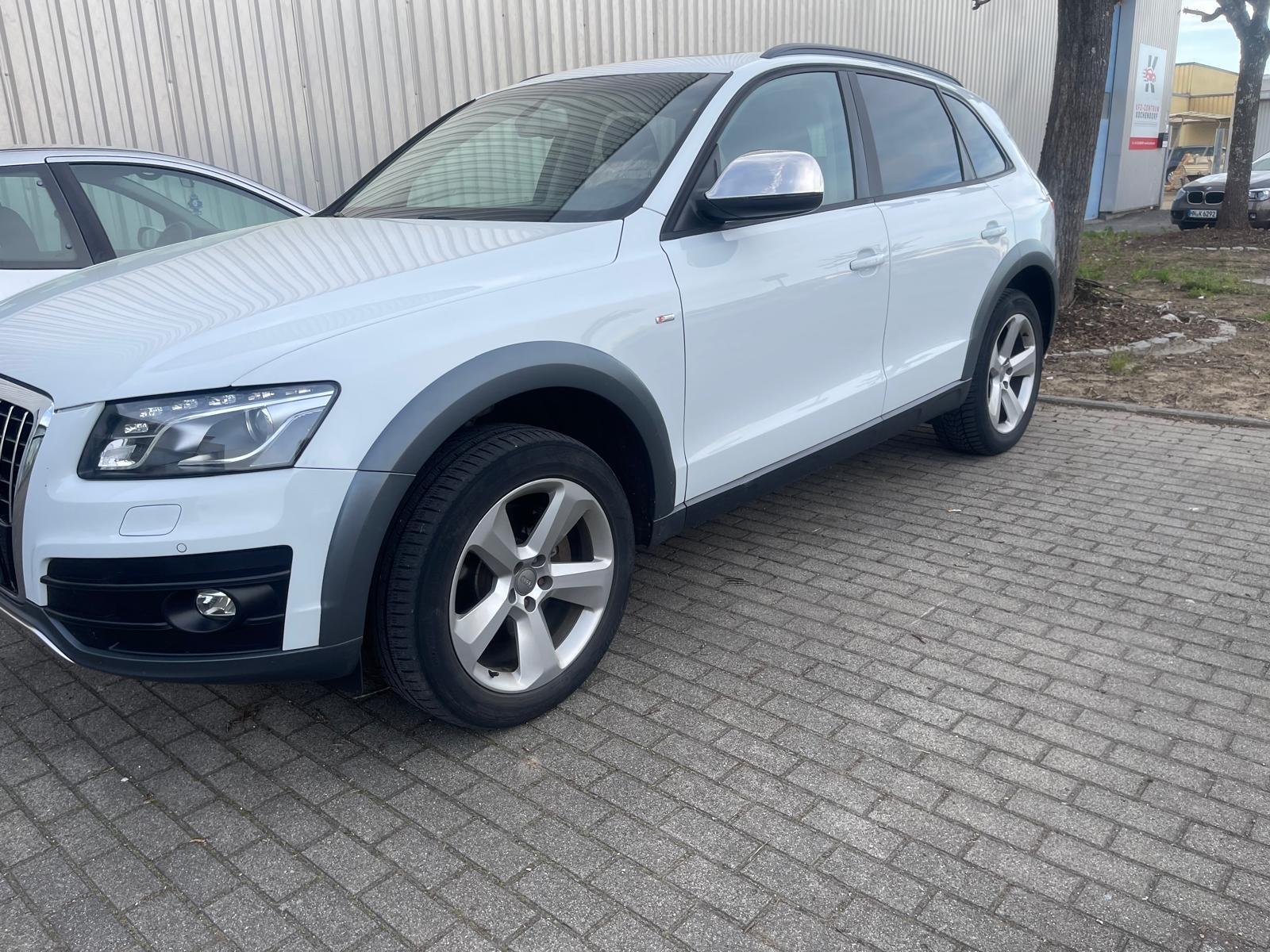 Audi Q5 3.0 TDI Quattro/Pano/Navi/Xenon/AHK/