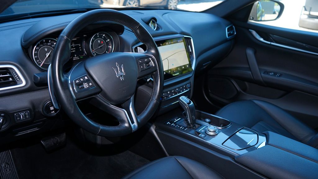 Maserati Ghibli — fotografia 3