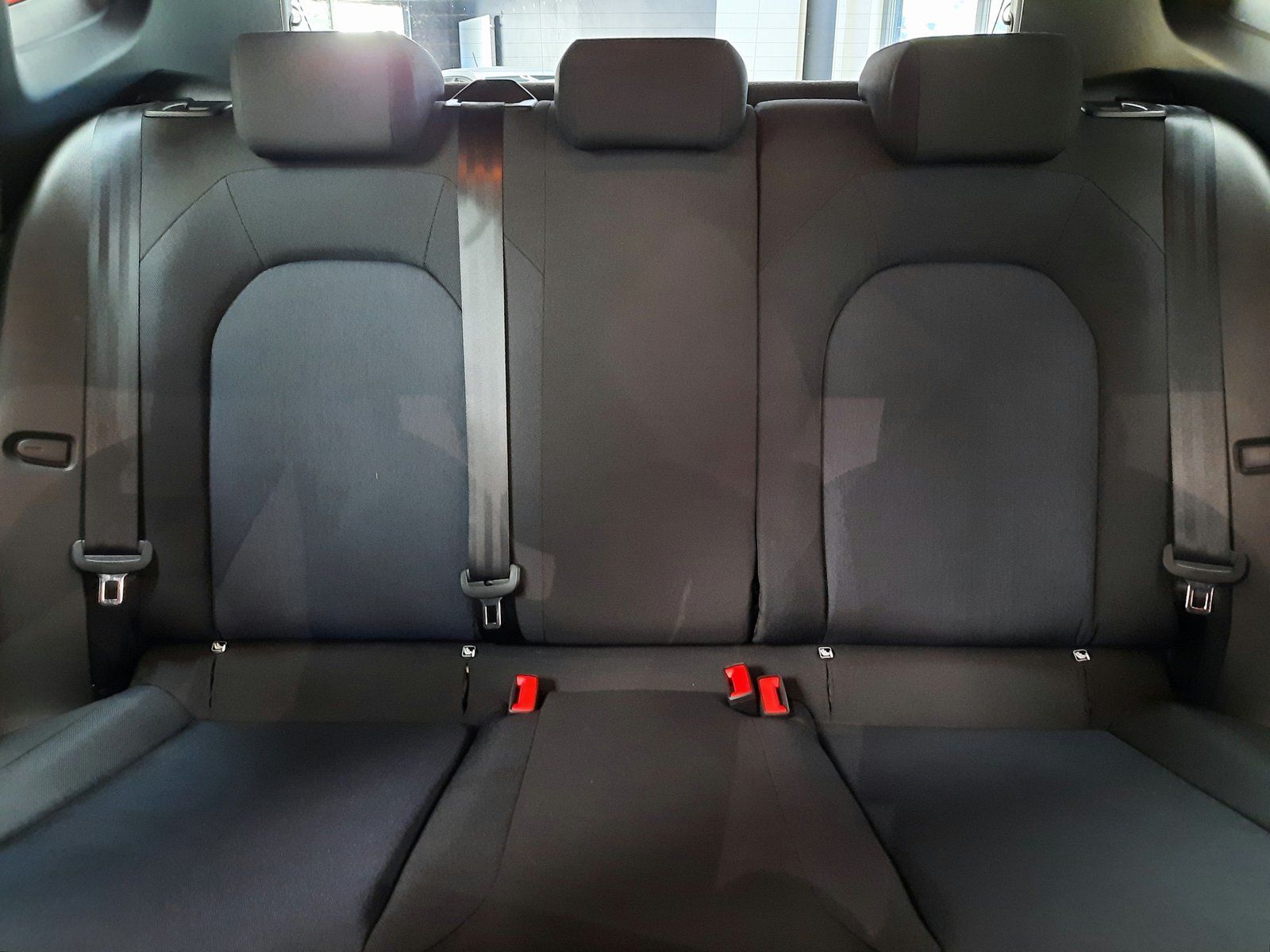Fahrzeugabbildung SEAT Arona FR TSI DSG *AHK*Cam*PDC*LED*Sitzhg*ACC*APP