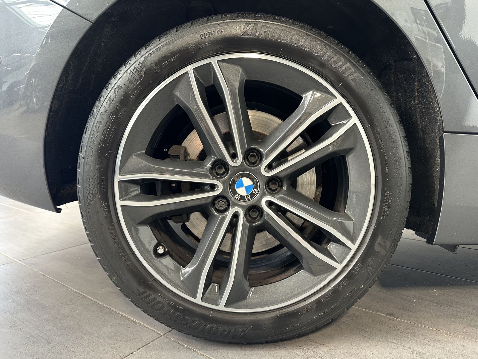 Fahrzeugabbildung BMW 120d Sport Line Aut. LED+PANO+KAMERA+17OLL