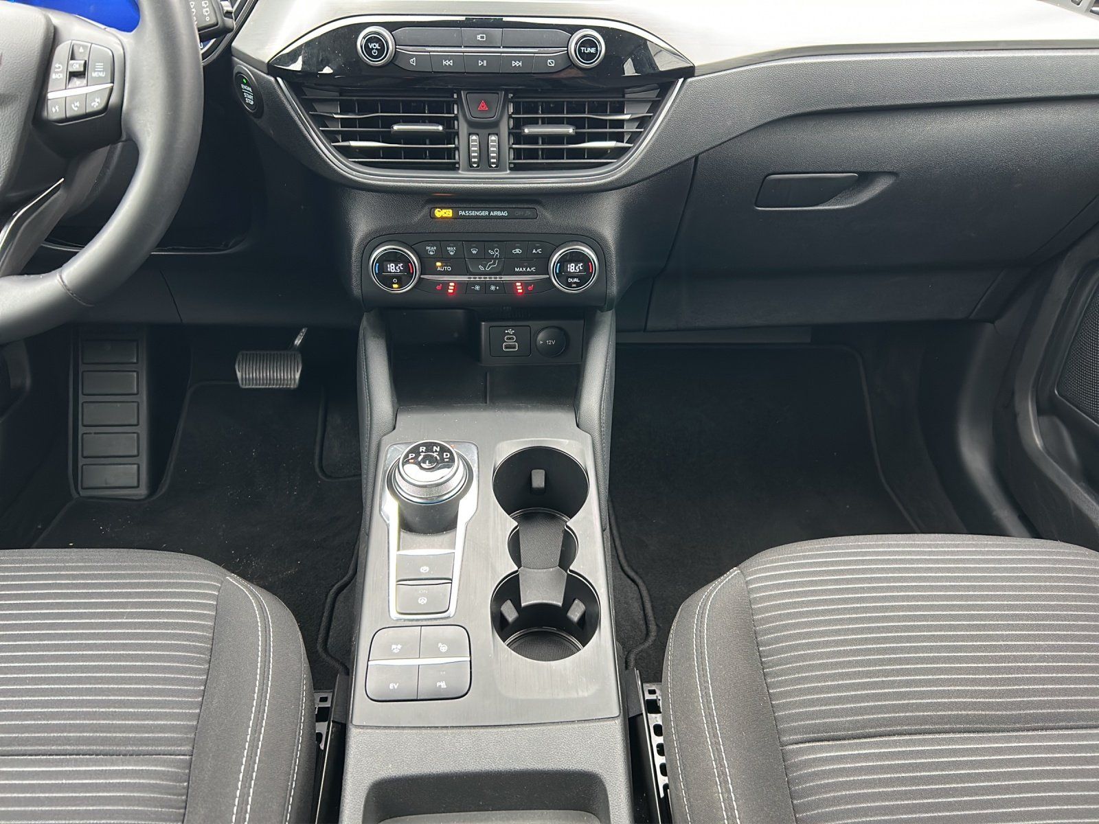 Fahrzeugabbildung Ford Kuga 2.5 PHEV Titanium Aut./ACC/KAMERA/NAVI/SHZ/