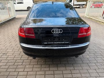 Audi A8 - 6
