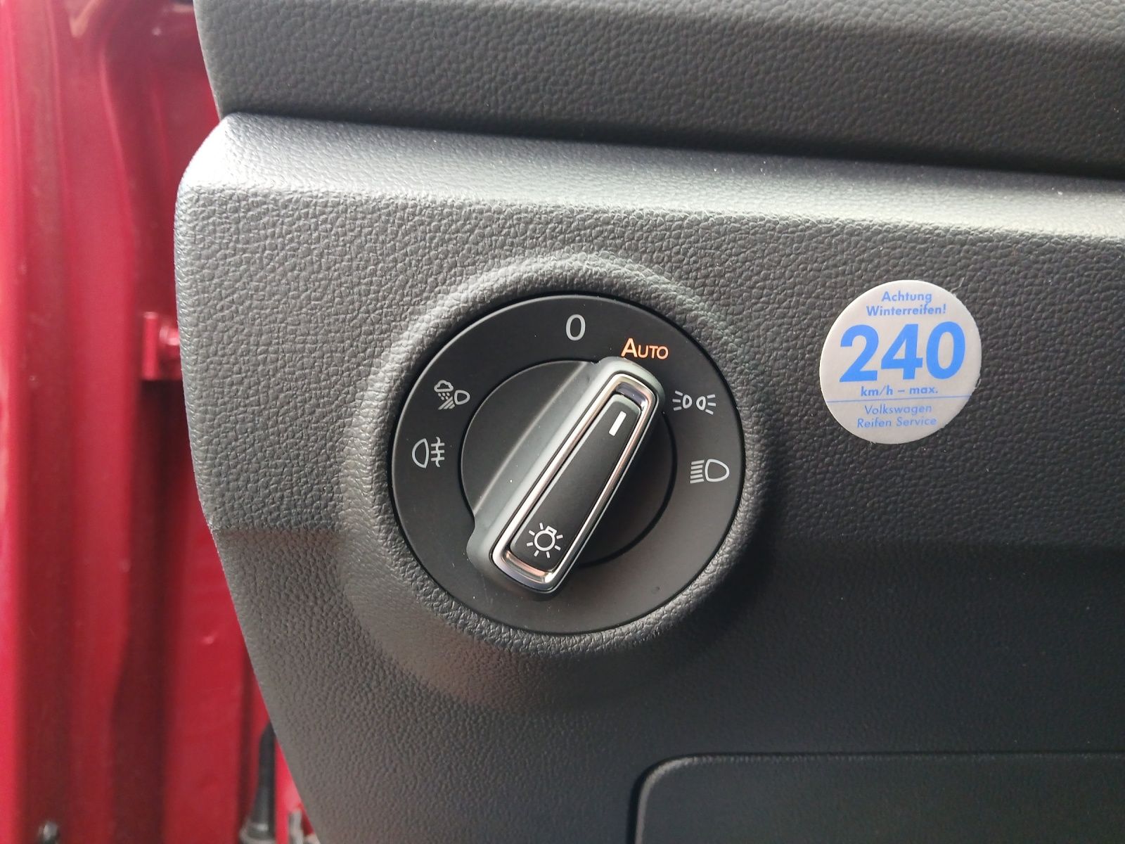 Fahrzeugabbildung Volkswagen T-Roc TSI R-Line LED AHK Navi AID ACC RFK SH