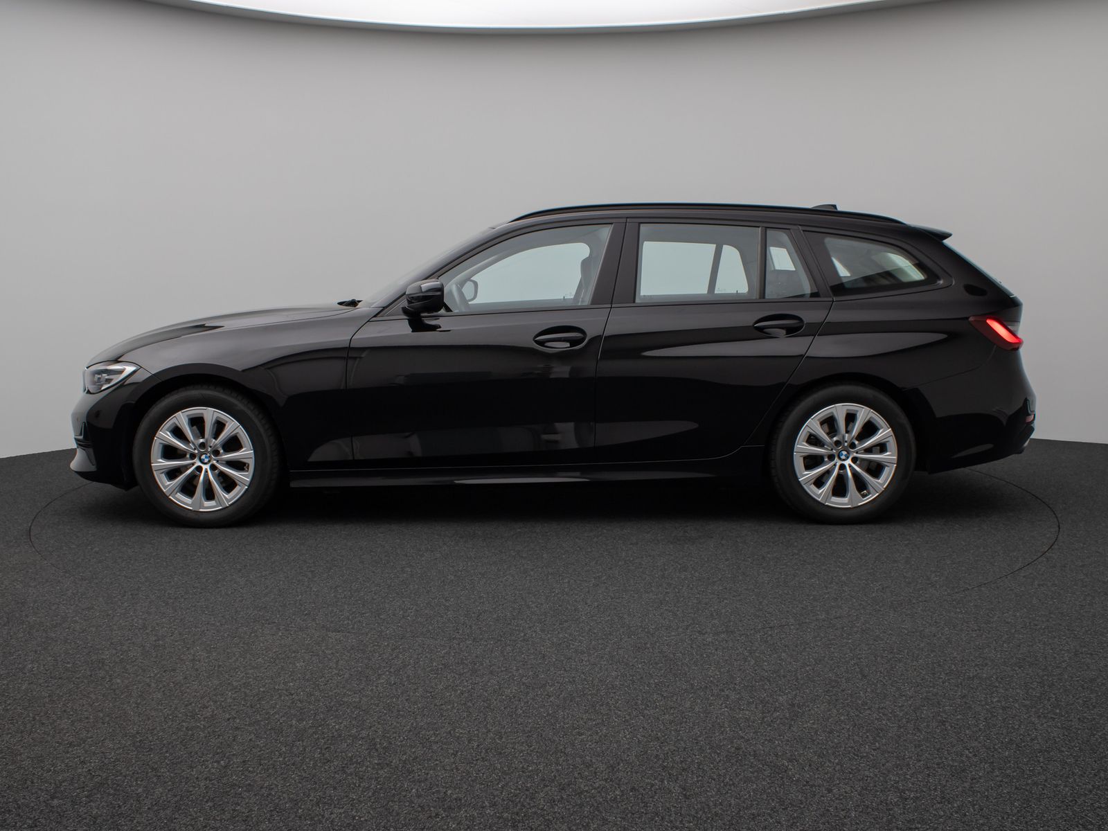 Fahrzeugabbildung BMW 320d DAB CockPitPr PDC AHK Stop&Go Komfort Sport