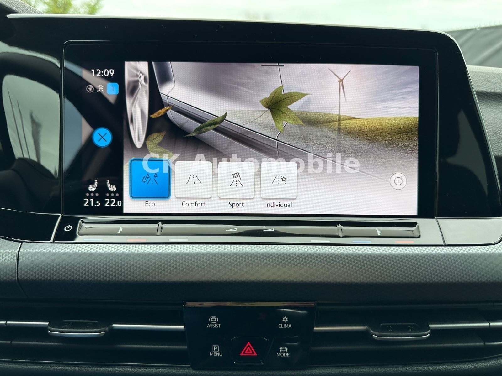 Fahrzeugabbildung Volkswagen Golf VIII Lim. Active 1.5 TSI/Navi/LED/ACC/PDC