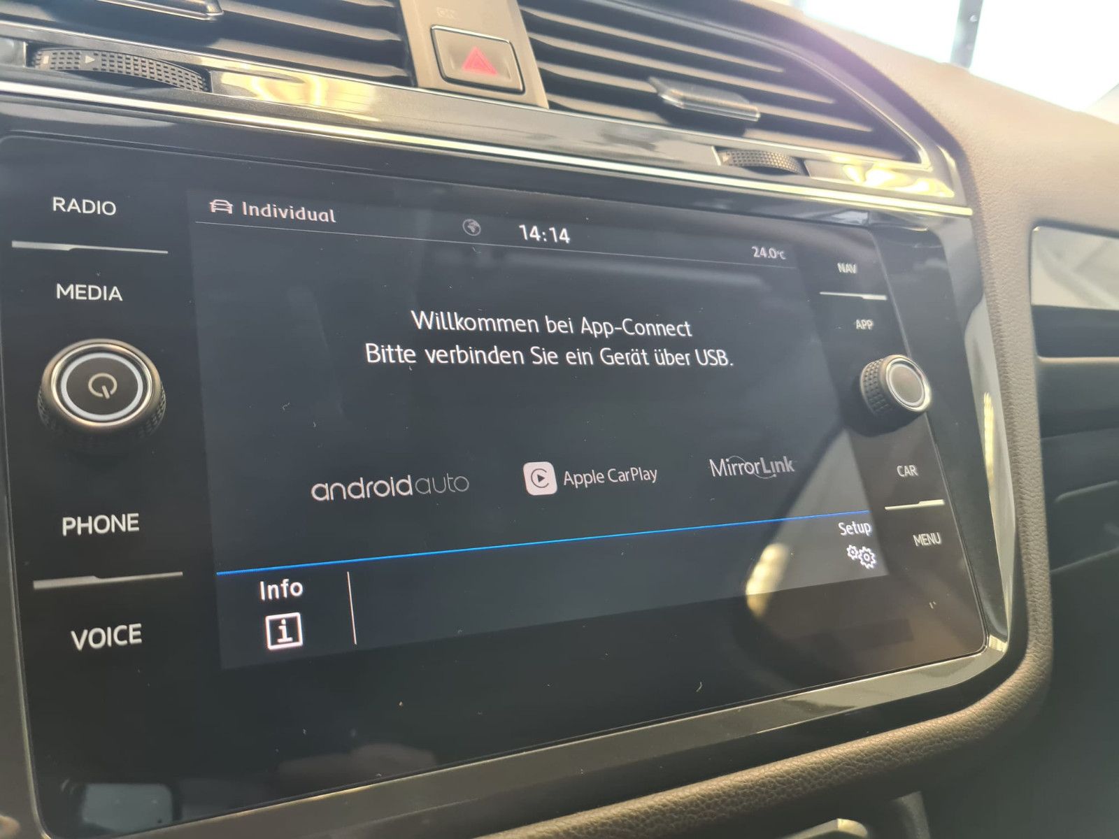 Fahrzeugabbildung Volkswagen Tiguan Allspace Highline 4Motion / LED / NAVI /