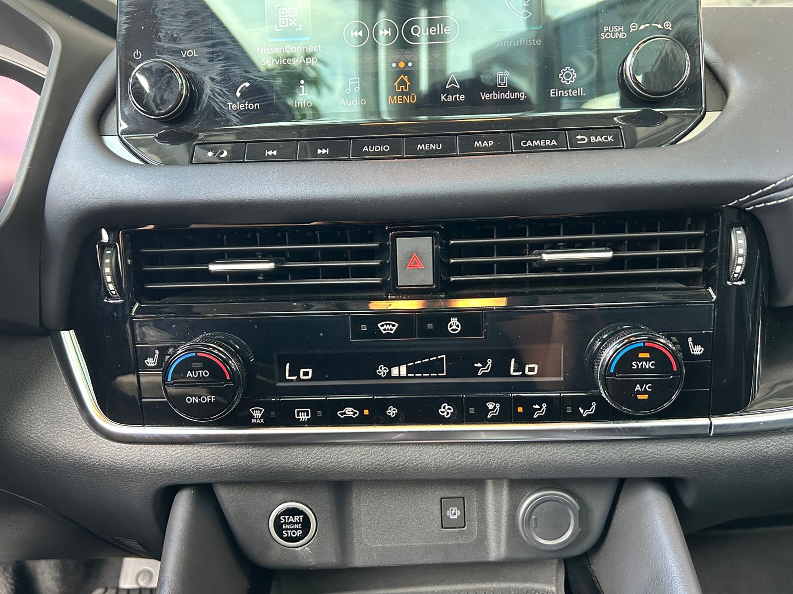 Fahrzeugabbildung Nissan Qashqai Premiere Edition PANO HUD 360° LED NAV