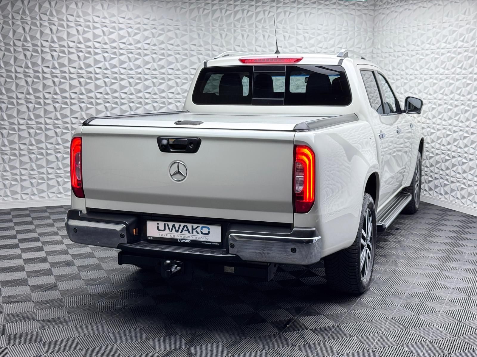 Fahrzeugabbildung Mercedes-Benz d POWER-EDITION/4MATIC/LED/KEYLES/360°/AHK