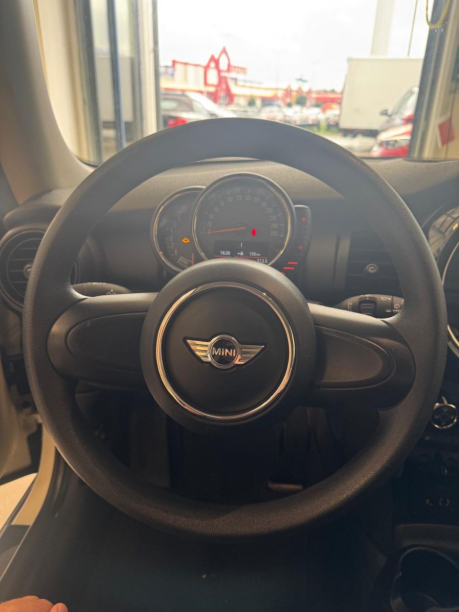 Fahrzeugabbildung MINI ONE_FIRST/WENIG KM/ /KLIMA/