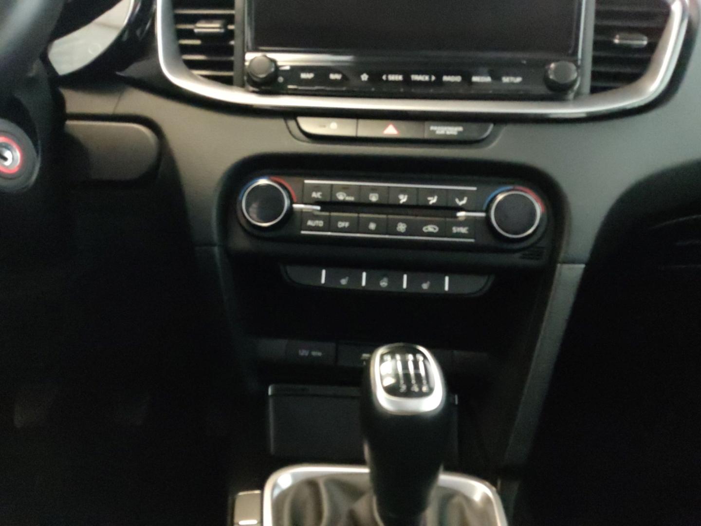 Kia Ceed_sw 1.5 Vision Navi Sitzheizung AHK-abnehmba