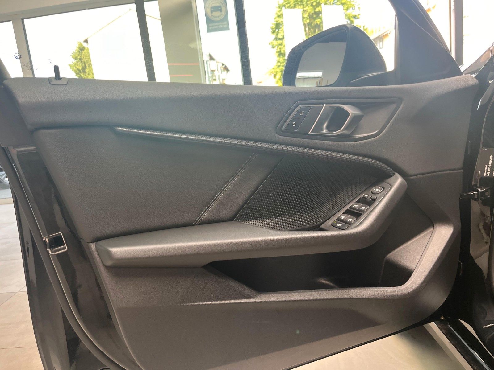 Fahrzeugabbildung BMW 118 i Advantage