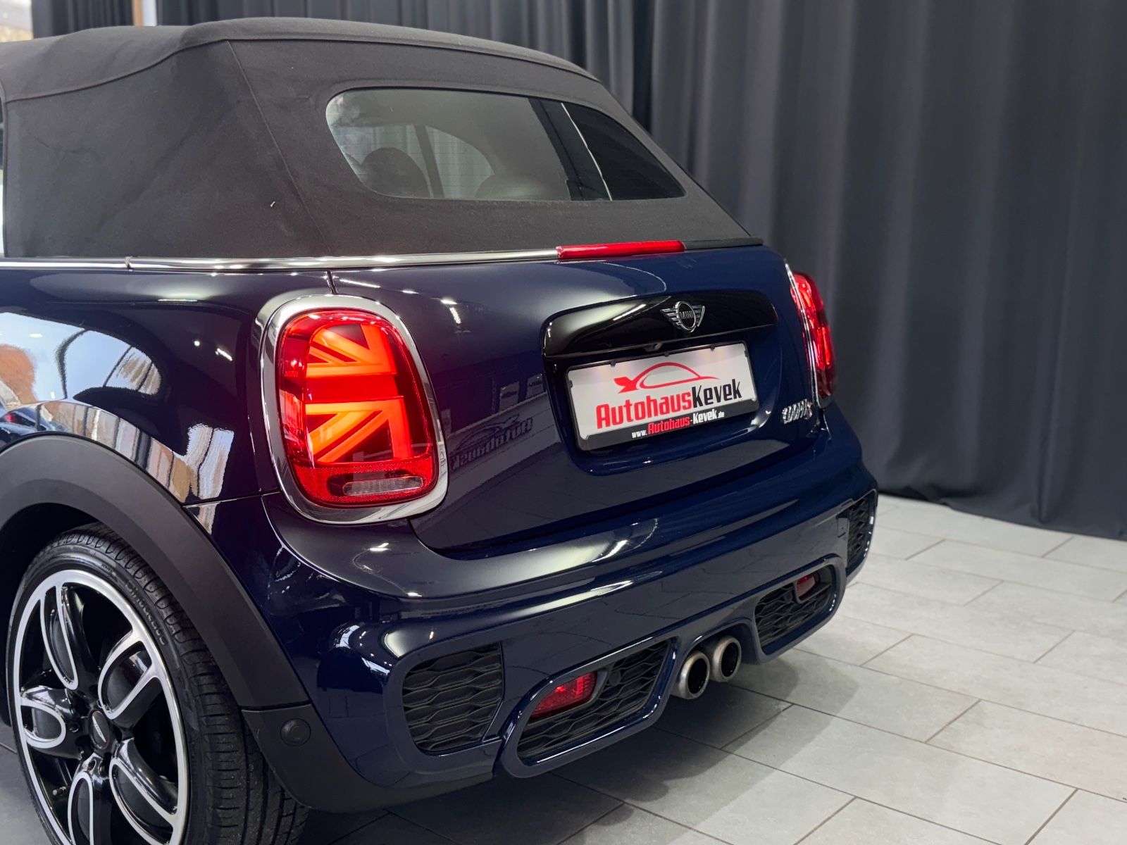 Fahrzeugabbildung MINI Cooper S Cabrio|JCW-PAKET|HARMAN/KARDON|VOLL