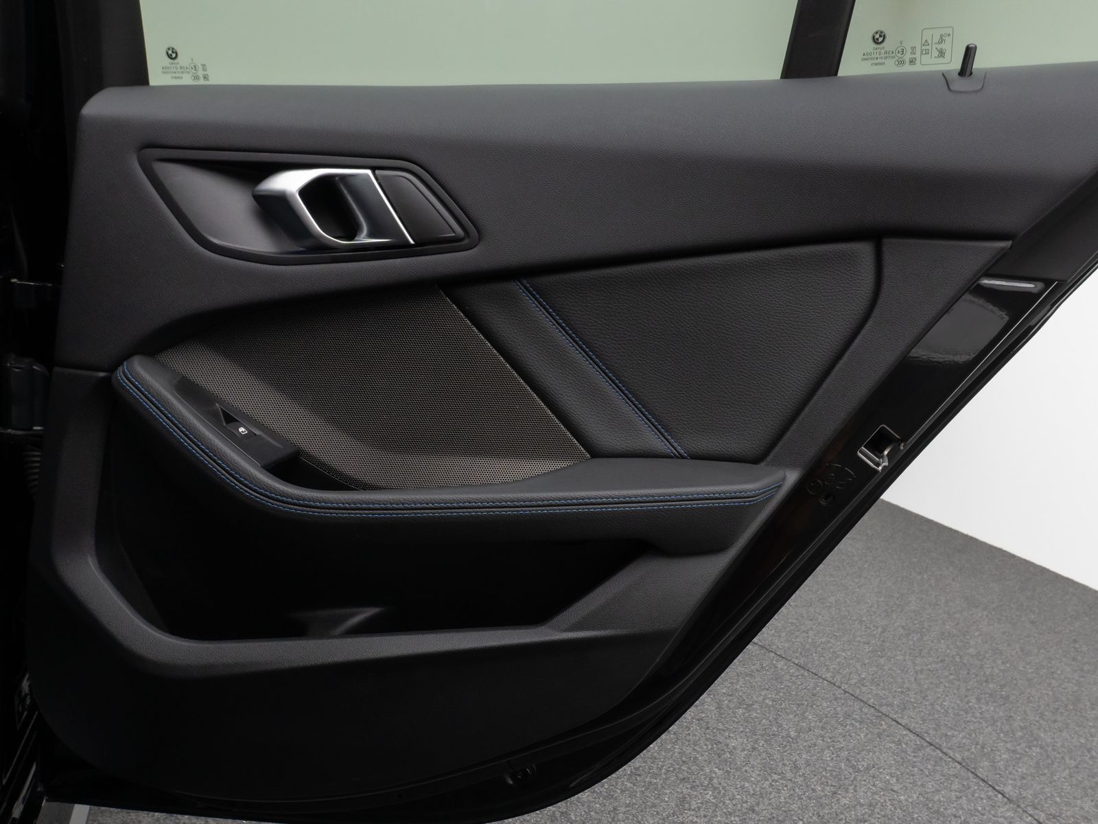 Fahrzeugabbildung BMW M135i xD HUD DAB H/K Komfort 19" Lenkradheizung