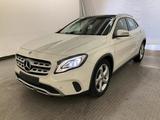 Mercedes-Benz GLA 180 Urban-Navi-Panoramadach-PDC - weiße Mercedes-Benz GLA 180
