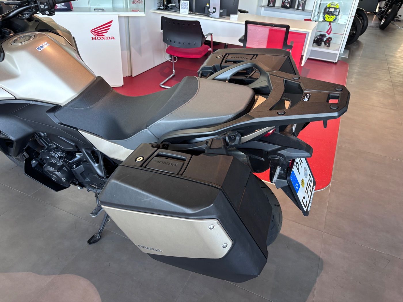 Fahrzeugabbildung Honda NT 1100 DCT ES 2026,sofort verfügbar,