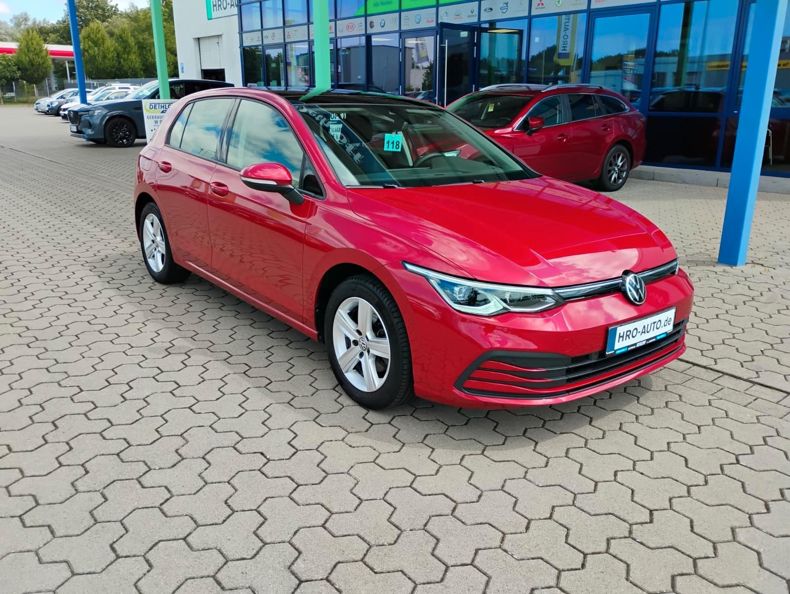 Volkswagen Golf VIII 1.5 TSI Life +AHK+SHZ+ACC+NAV+PDC+