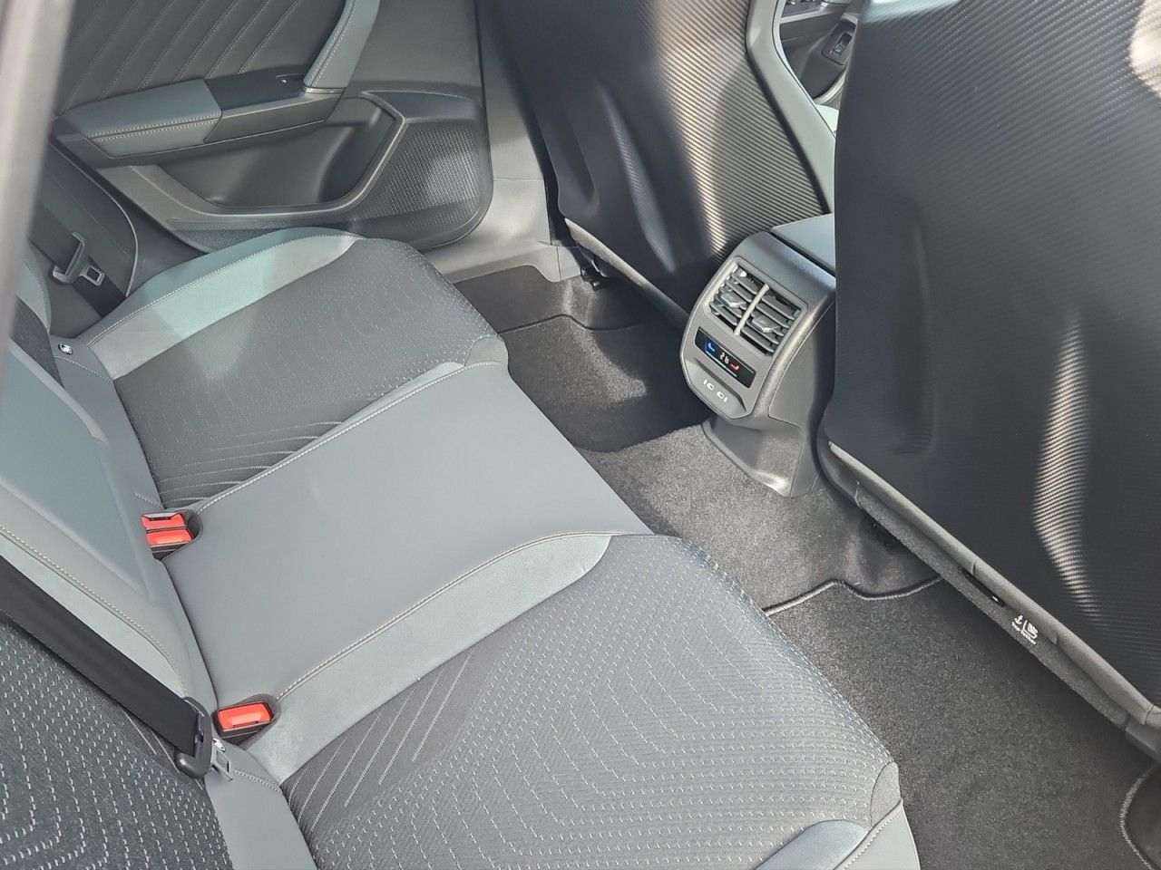 Fahrzeugabbildung CUPRA Leon SP 2.0 TSI 245 kW 4Drive VZ EXTREME AHK