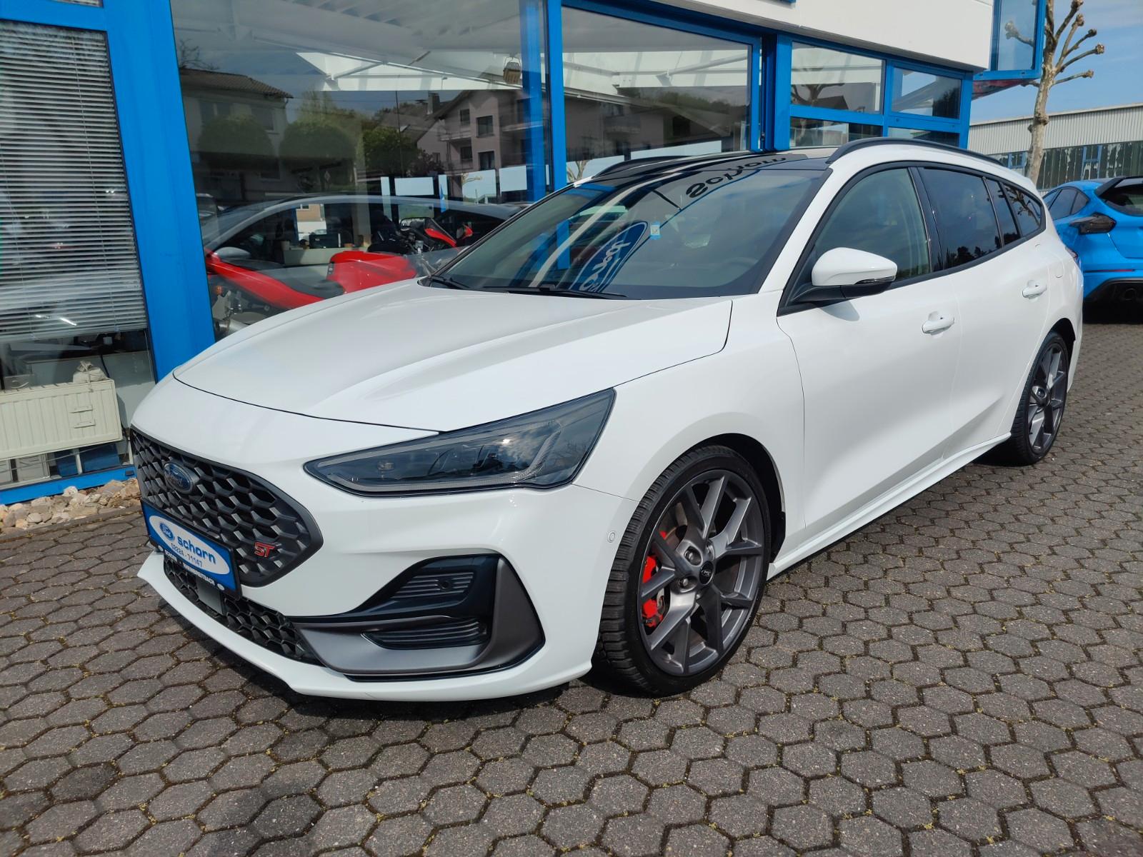 Ford Focus Turnier ST X Automatik AHK