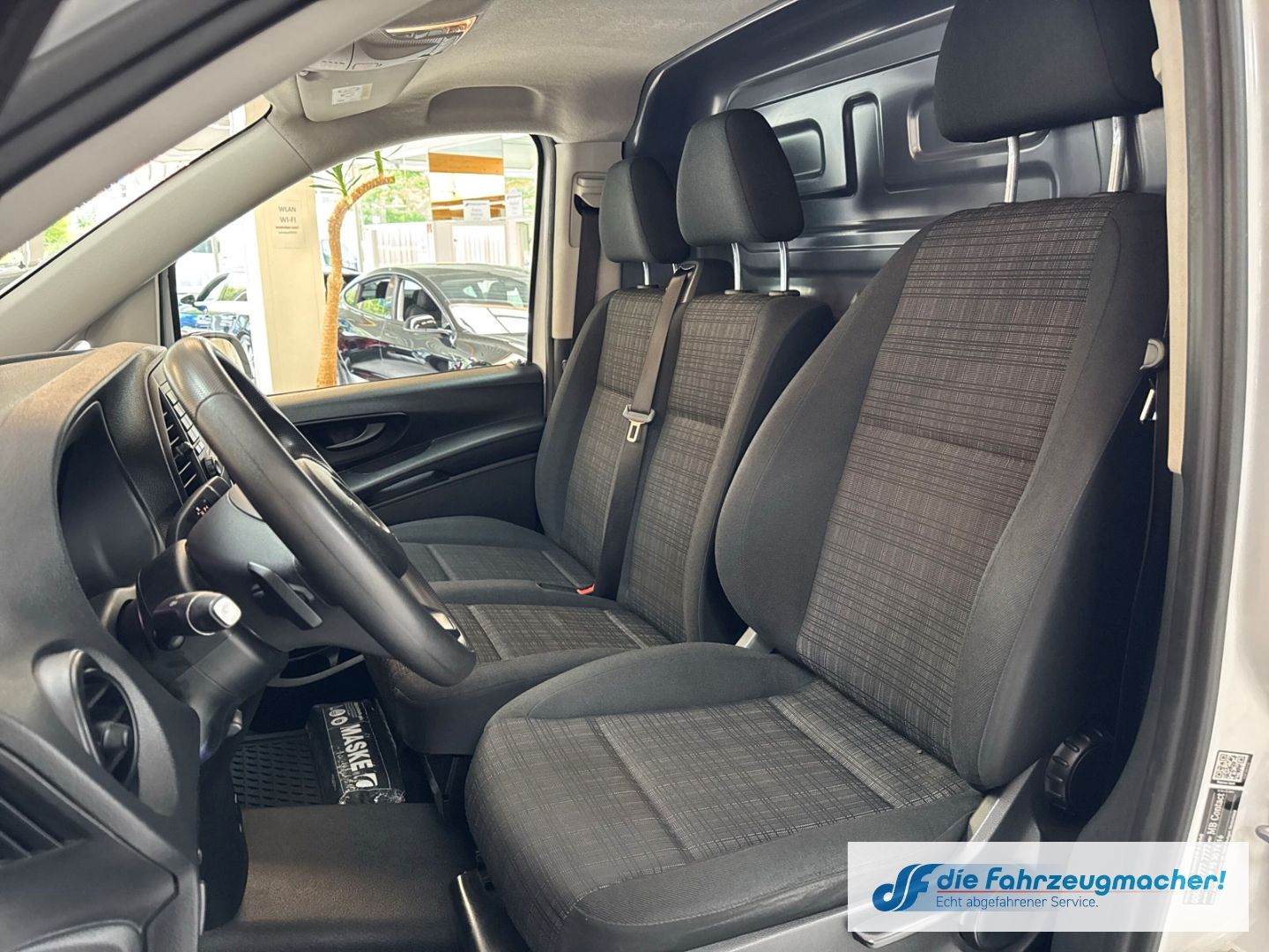 Fahrzeugabbildung Mercedes-Benz Vito Kasten e111 lang SHZ Rückfahrkam. Temp Tel.