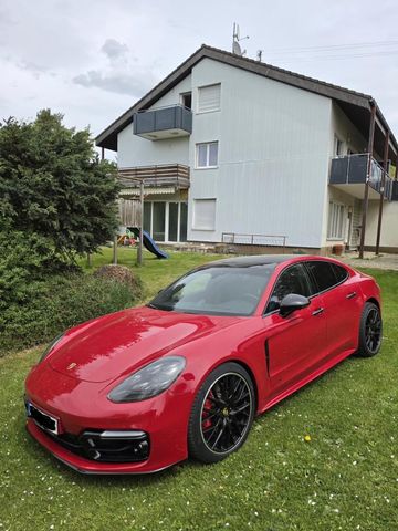 PORSCHE Panamera GTS 