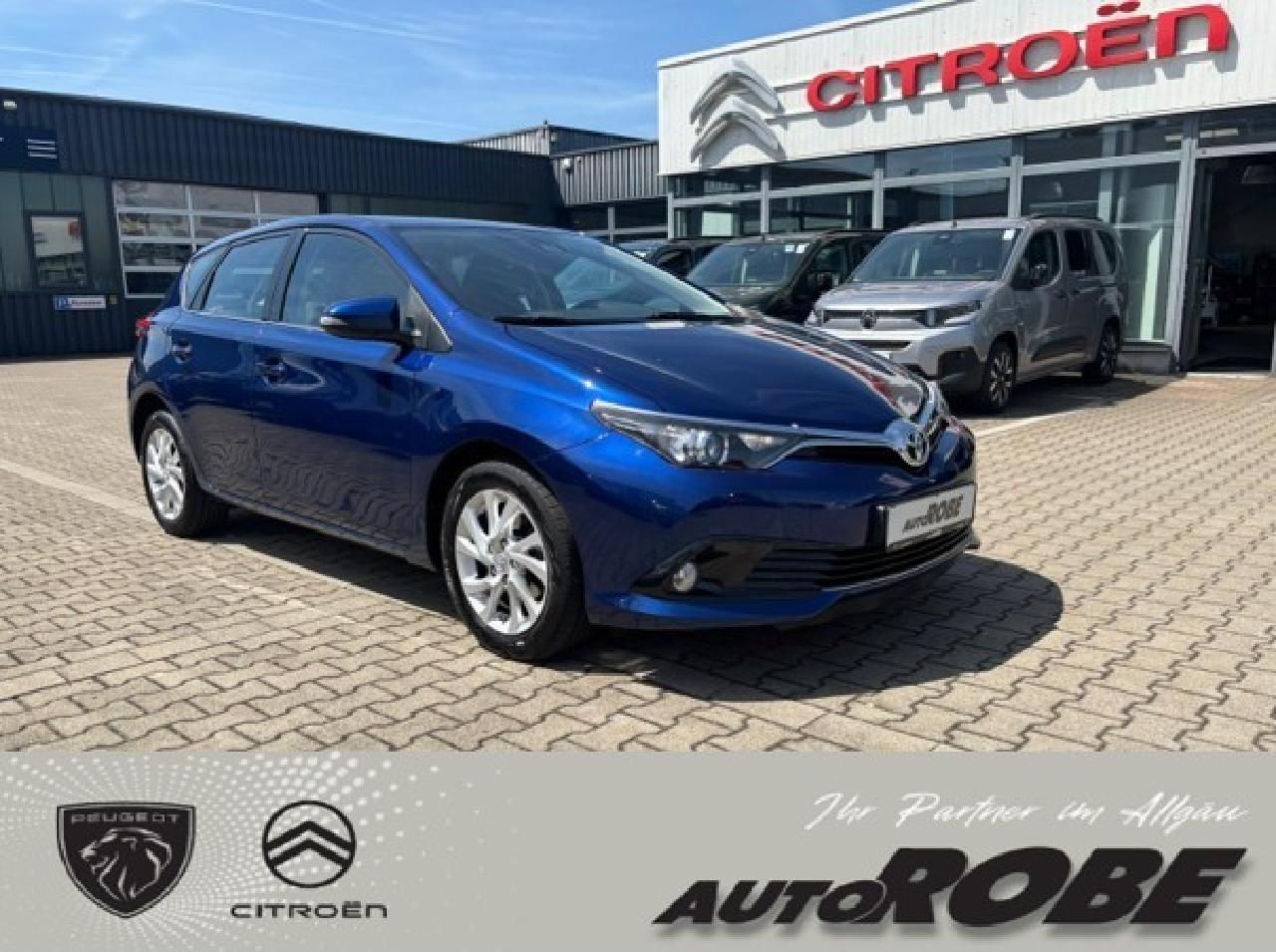 TOYOTA Auris