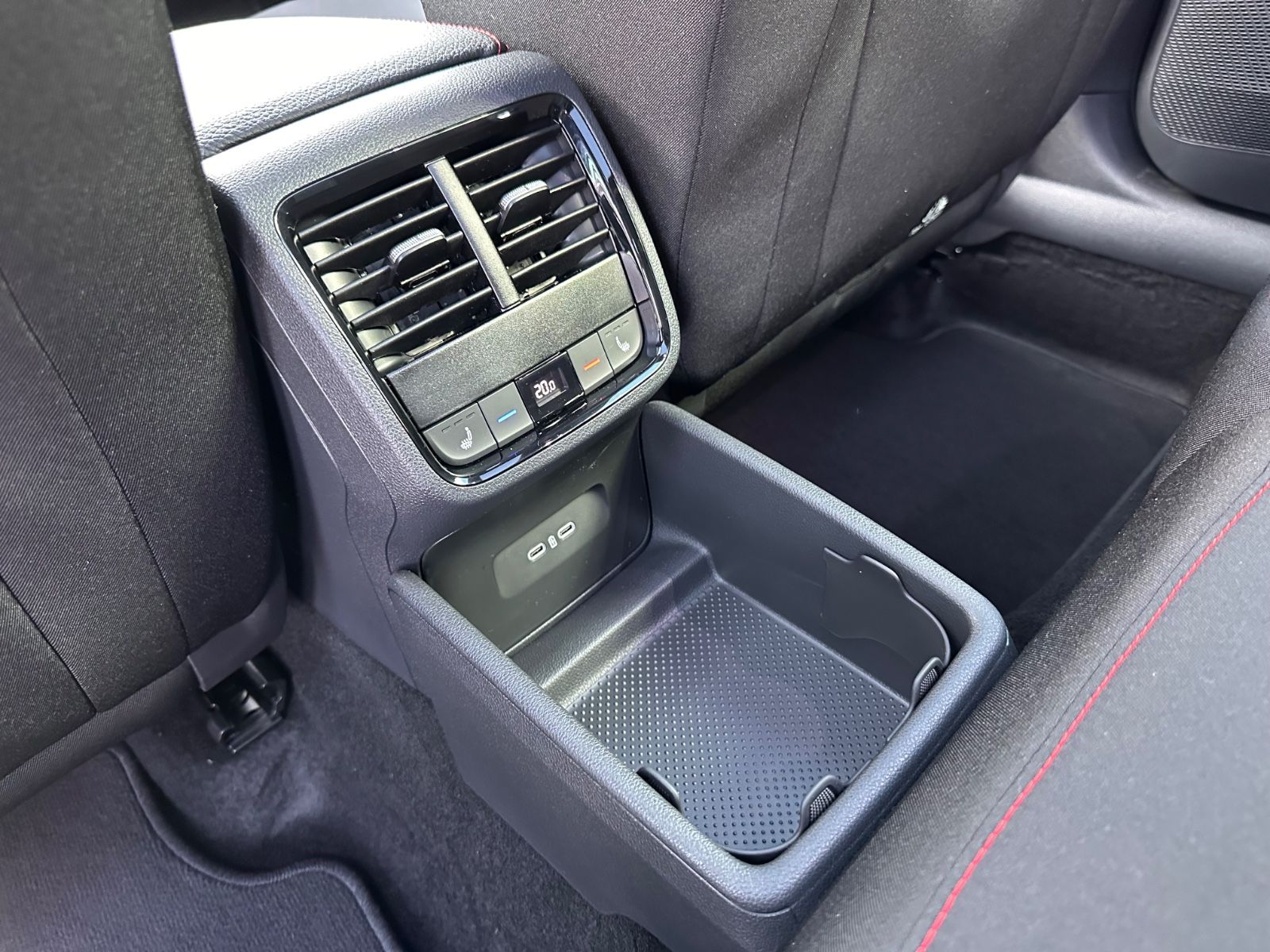 Fahrzeugabbildung SKODA Octavia Combi RS 2.0 TSI Matrix/Pano/Navi/ACC
