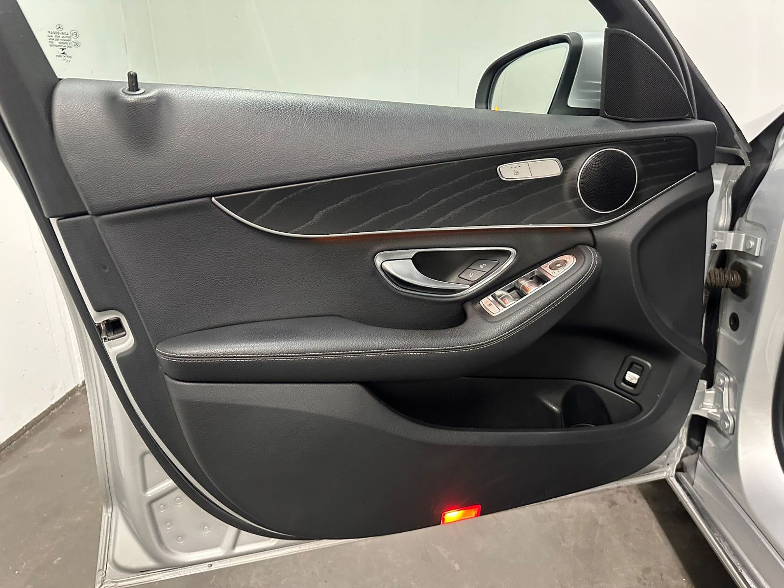 Fahrzeugabbildung Mercedes-Benz C 220 d 4MATIC T AVANTGARDE PANORAMA*DISTRO*