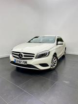 Mercedes-Benz A180 Bi-Xenon Navi Sitzheizung TÜV 01/28