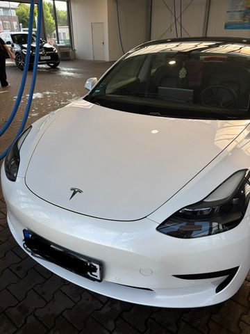 TESLA Model 3 Standard-Reichweite Plus - Hinterrad...
