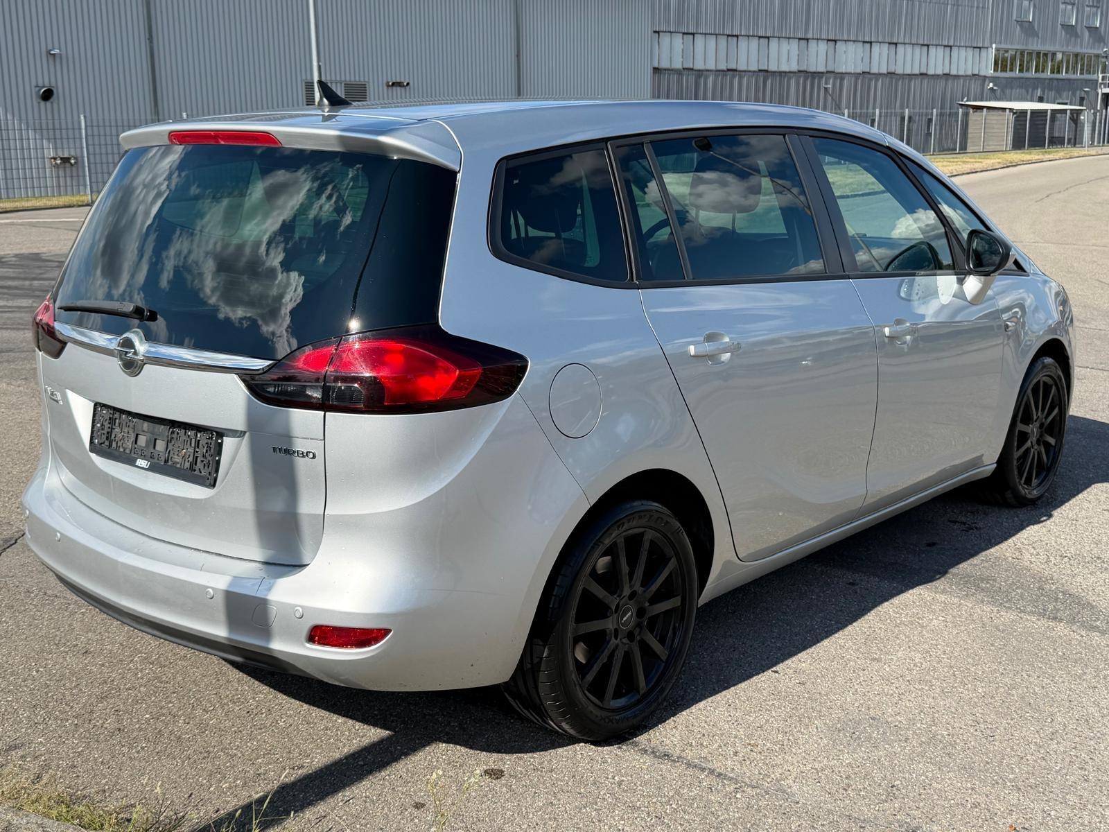 Opel Zafira 2015 — photo 5