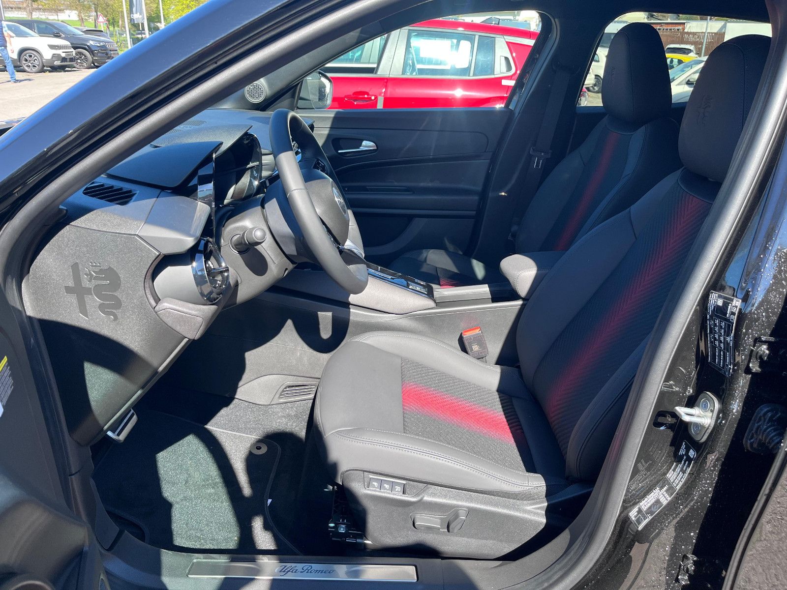 Fahrzeugabbildung Alfa Romeo Junior Ibrida 1.2 VGT 48V-Hybrid 107 kW Ti