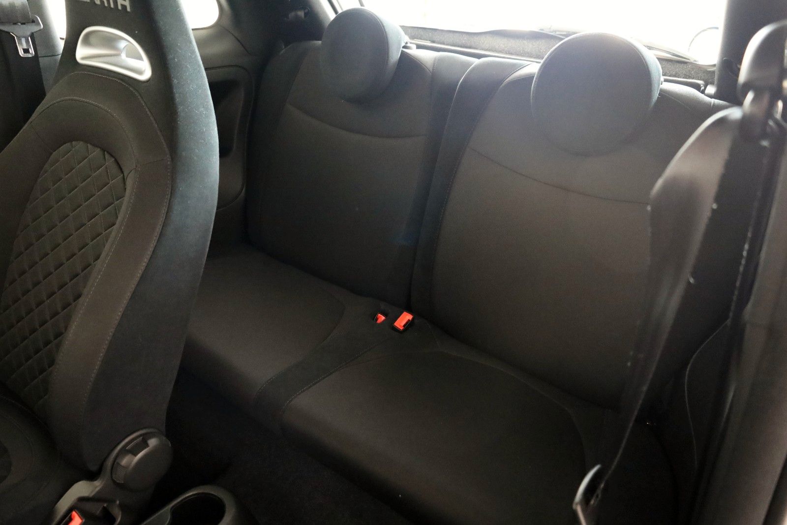 Fahrzeugabbildung Abarth 500 595 Kit ESTETICO ,Navi, MirrorLink, LM19"+WR