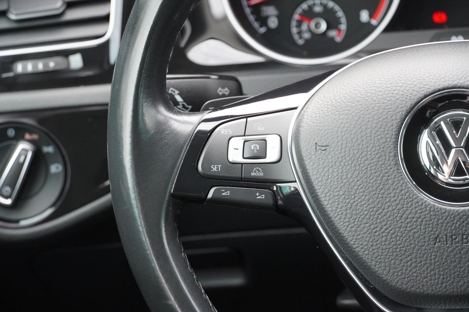 Volkswagen Golf VII 1.4 16V TSI Highline BMT LED Navi PDC