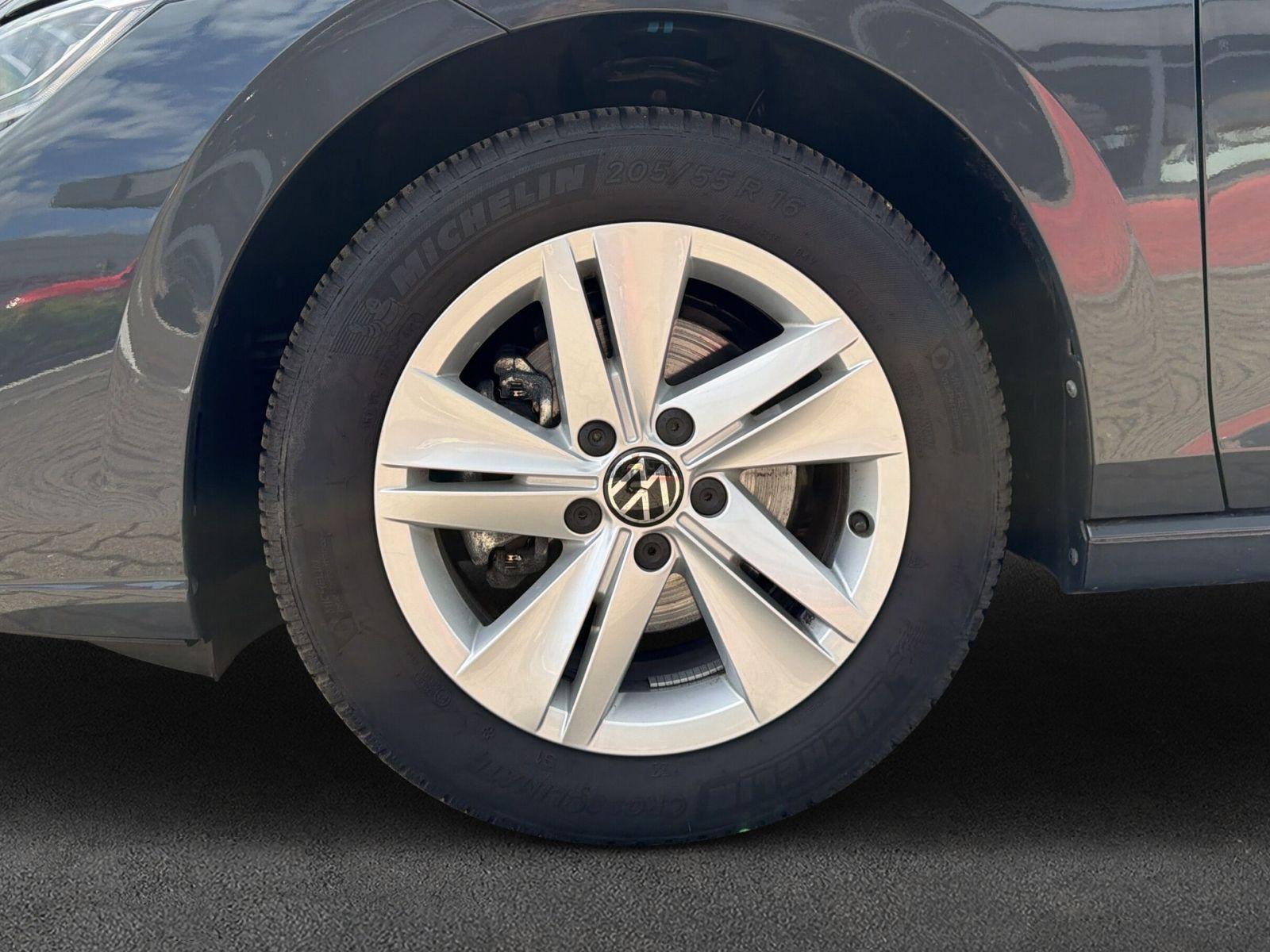 Volkswagen Golf VIII 1,5 l TSI EPH GRA Winterpaket, миниатюра 7