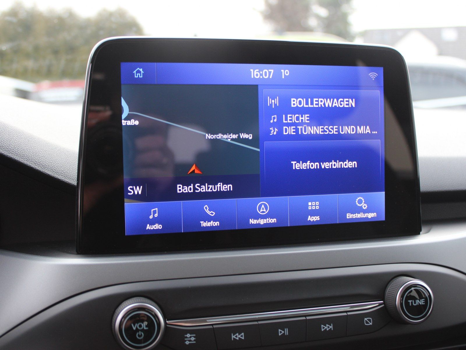 Fahrzeugabbildung Ford Focus Cool & Connect 1,5 EcoBlue