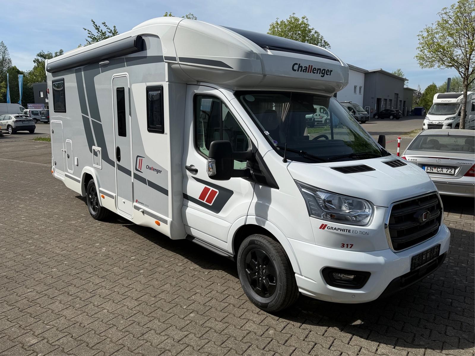 Challenger 317 Graphite Edition ohne Hubbett (TOP Preis)
