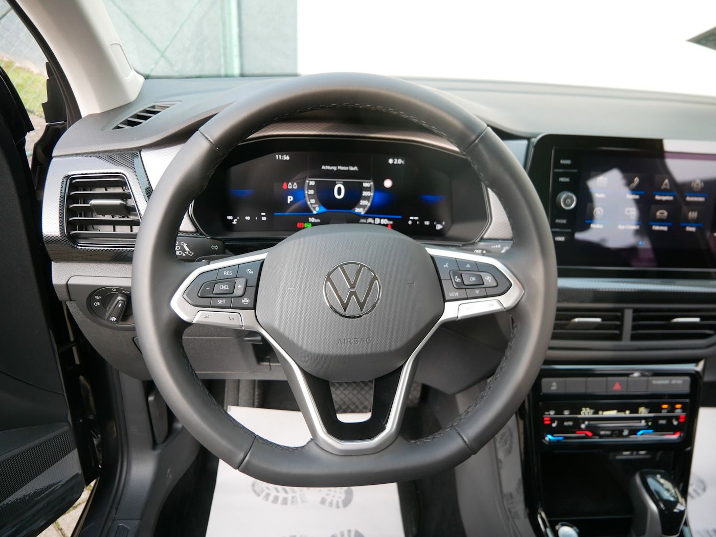 Fahrzeugabbildung Volkswagen T-Cross 1.0 TSI Life DSG Matrix Kamera SHZ