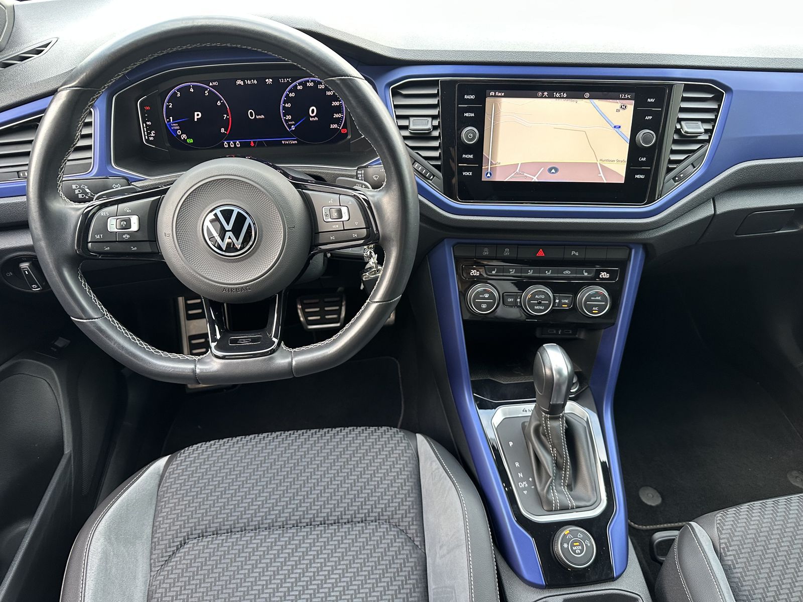 Fahrzeugabbildung Volkswagen T-Roc R 4Motion NAV+LED+KAMERA+AHK+SPORTABGAS+VC
