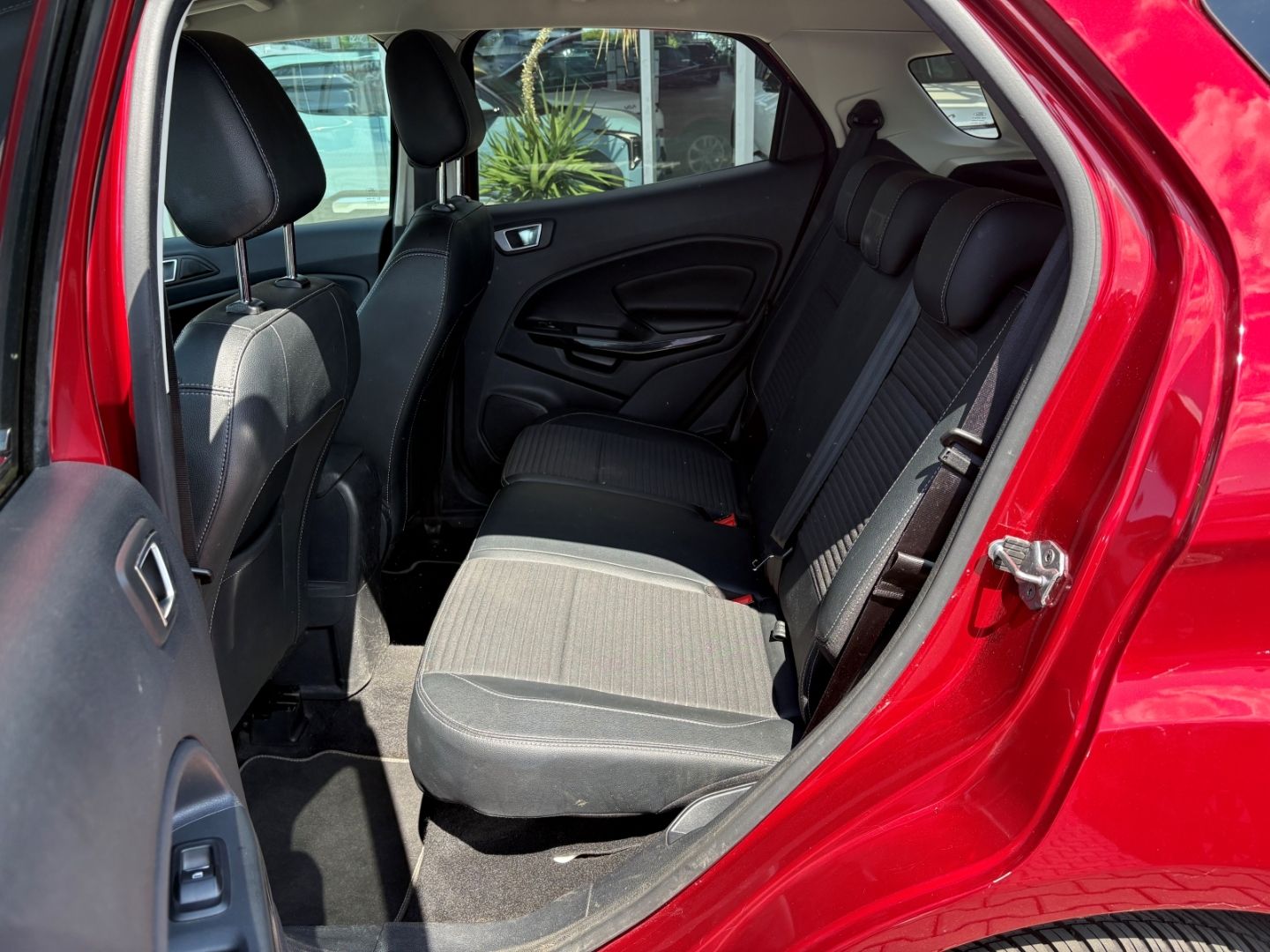 Fahrzeugabbildung Ford EcoSport Titanium Kamera SHZ Navi Klima Tempomat