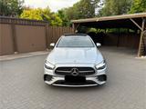 Mercedes-Benz E 220 d - AMG PAKET*PANO*AHK* 19ZOLL-AMG*
