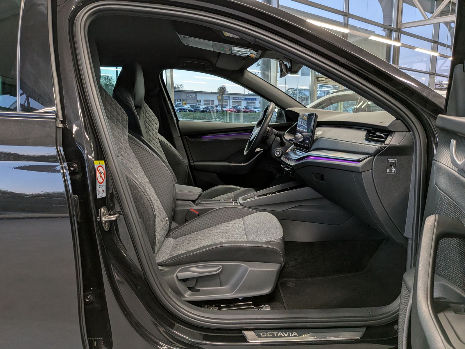 Fahrzeugabbildung SKODA Octavia 2.0 TDI DSG Sportline Matrix 5J-Garantie