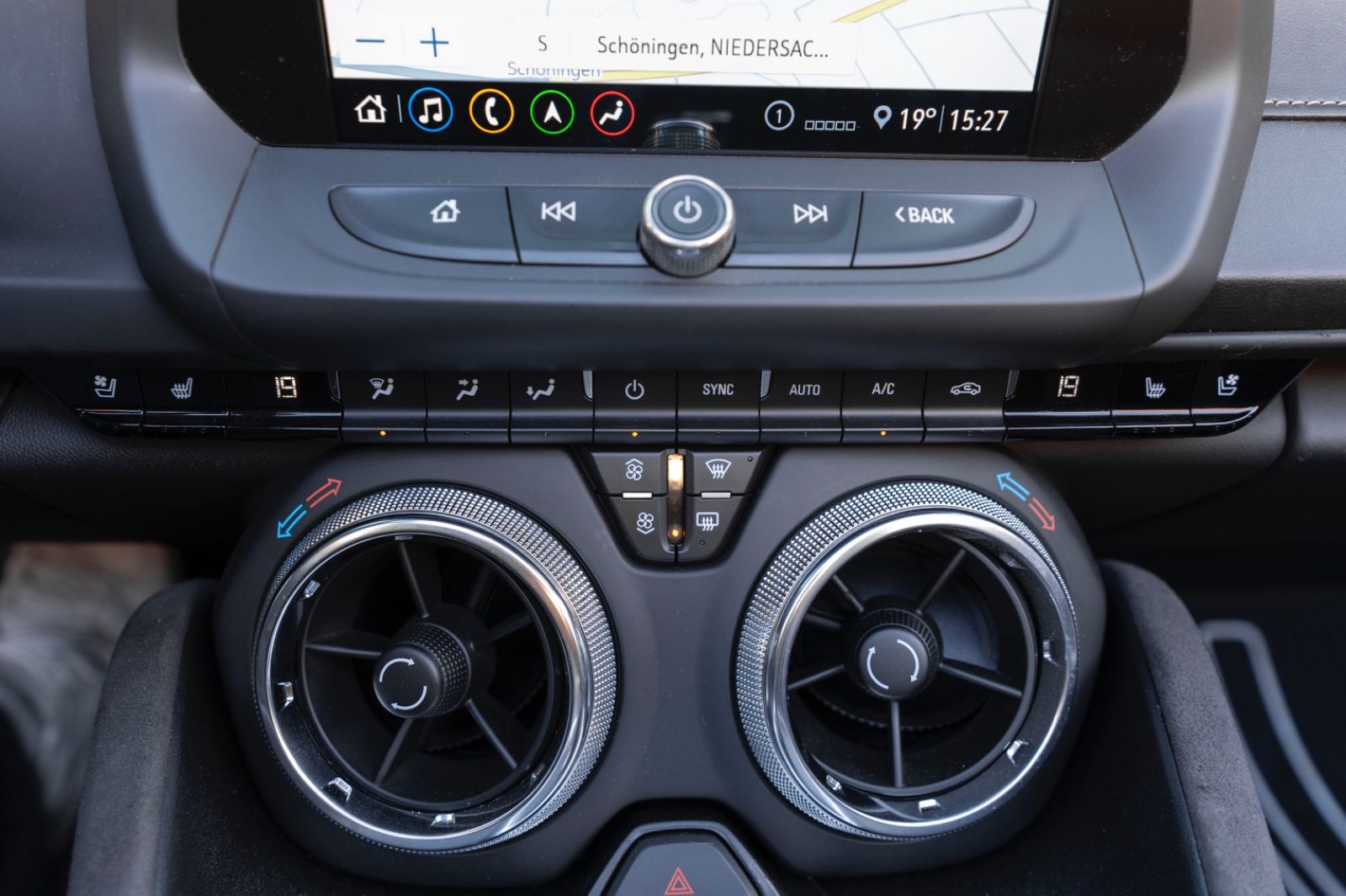 Fahrzeugabbildung Chevrolet Camaro 6,2L V8 Sport HUD KAM NAV CARPLAY BOSE