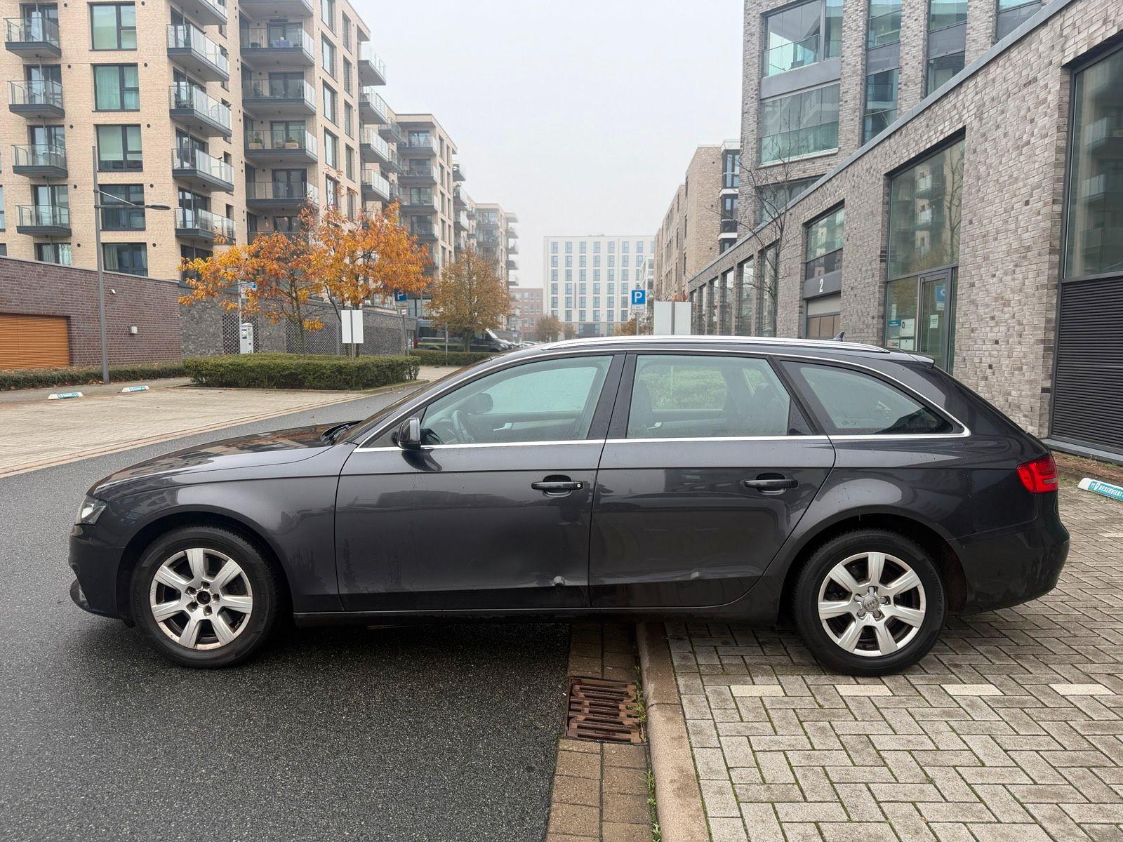 Audi A4 2010 — photo 6