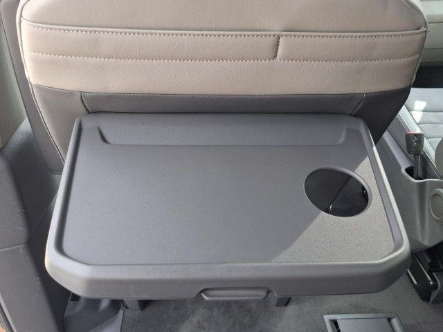 Volkswagen T7 Multivan Langer Überhang Style NAVI AHK