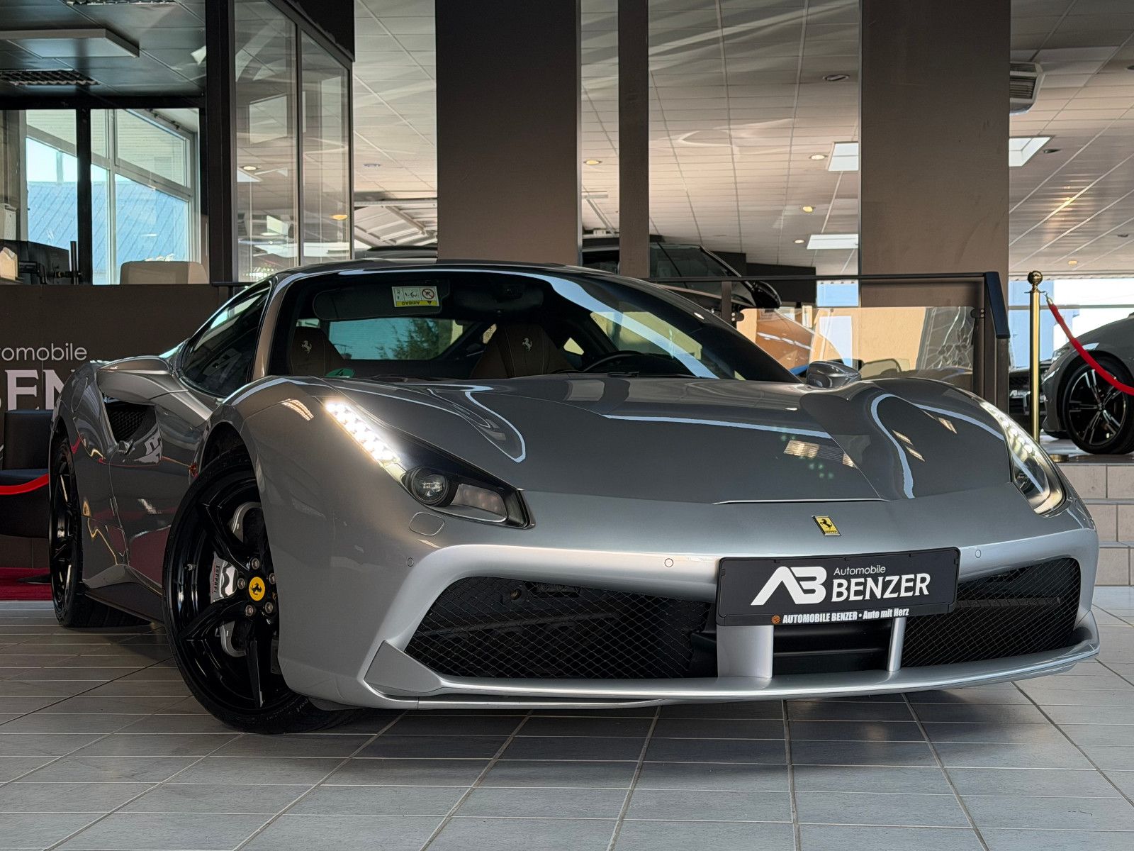 Fahrzeugabbildung Ferrari 488 GTB GTB Coupé DCT/SCUDERIA/KAMERA/